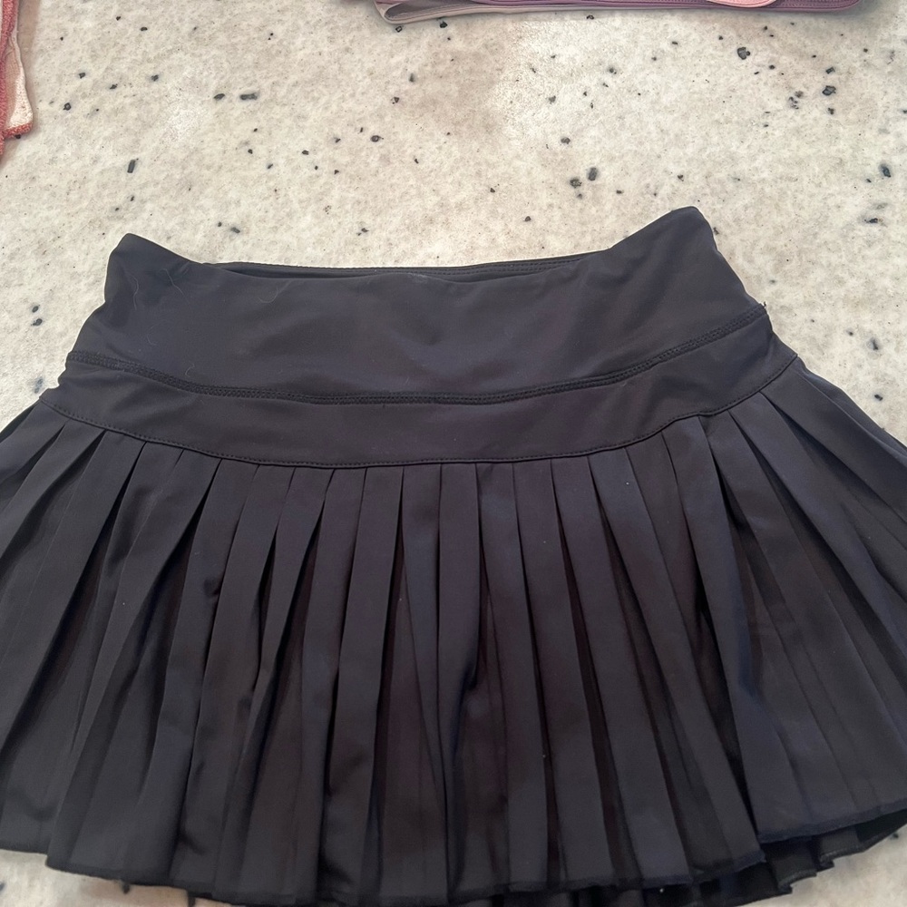 Chic Black Pleated Mini Skirt